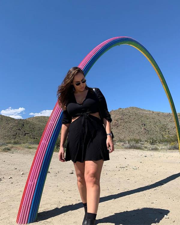 Новые весенние образы для полных в сезоне 2026 года – топовые фото-идеи