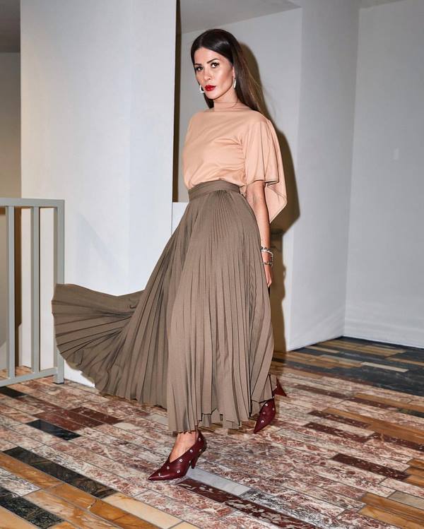 Почему стоит выбирать плиссированные юбки в сезоне 2026 – интересные аутфиты и фото-идеи