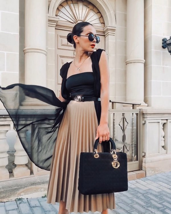 Почему стоит выбирать плиссированные юбки в сезоне 2026 – интересные аутфиты и фото-идеи