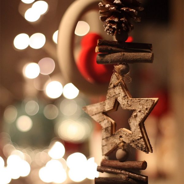 Какой декор станет мегапопулярным на Новый 2027 год: свежие идеи оформления на фото