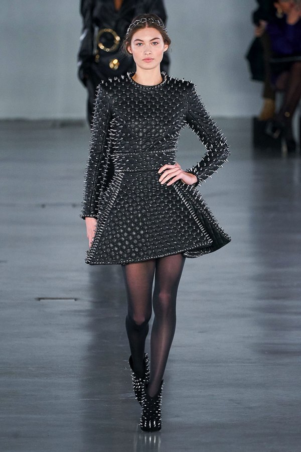 Неповторимое кожаное платье 2026: трендовые фасоны и модели нового сезона