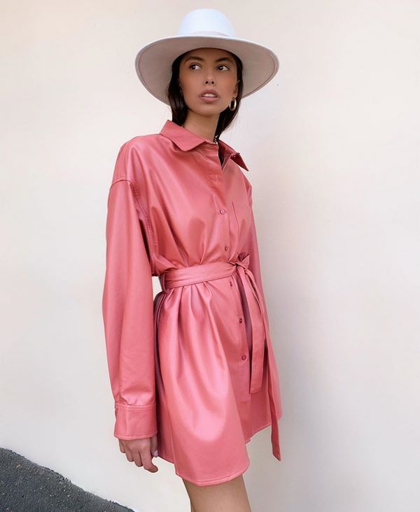 Неповторимое кожаное платье 2026: трендовые фасоны и модели нового сезона