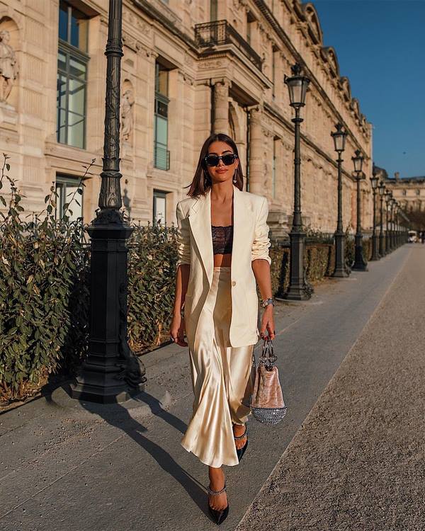 Новые фасоны верхней одежды весна 2026: топовые идеи на фото