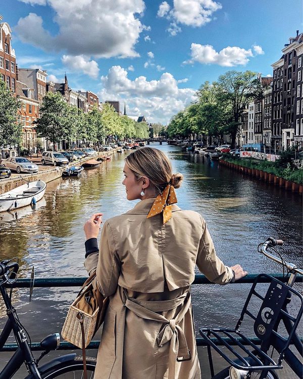 Новые фасоны верхней одежды весна 2026: топовые идеи на фото