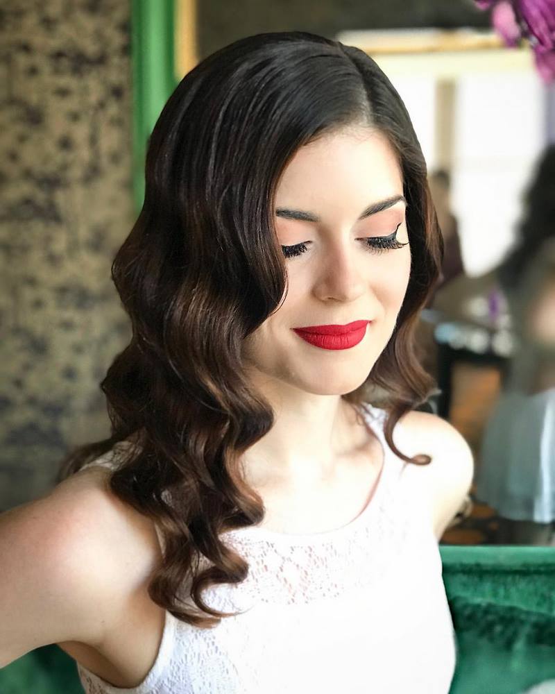 Идеальный выпускной образ: не пропусти красивейшие варианты выпускных причесок 2026 года!