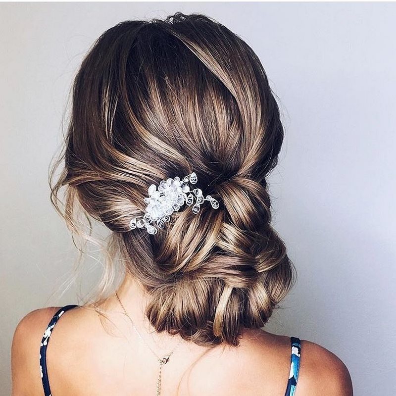 Идеальный выпускной образ: не пропусти красивейшие варианты выпускных причесок 2026 года!