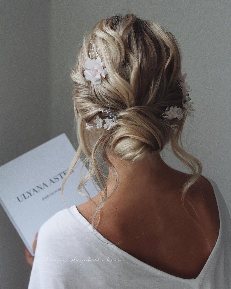 Идеальный выпускной образ: не пропусти красивейшие варианты выпускных причесок 2026 года!