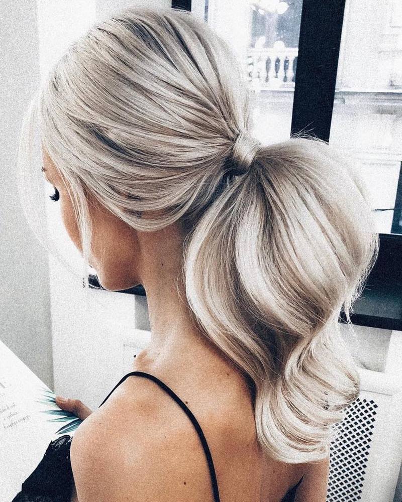 Идеальный выпускной образ: не пропусти красивейшие варианты выпускных причесок 2026 года!