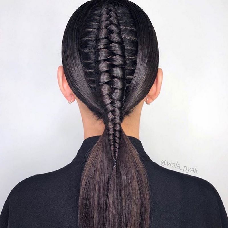 Идеальный выпускной образ: не пропусти красивейшие варианты выпускных причесок 2026 года!