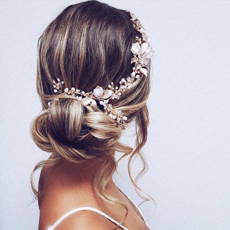 Идеальный выпускной образ: не пропусти красивейшие варианты выпускных причесок 2026 года!