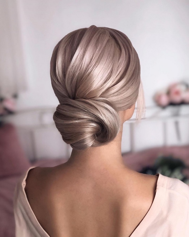 Идеальный выпускной образ: не пропусти красивейшие варианты выпускных причесок 2026 года!