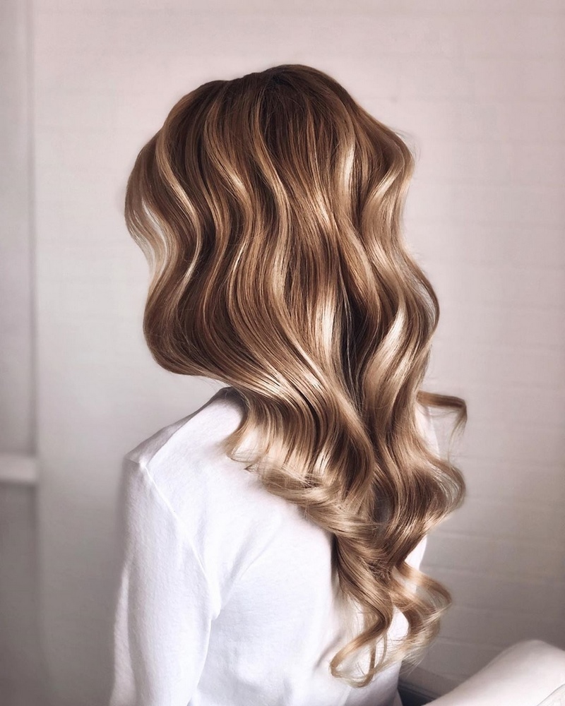 Идеальный выпускной образ: не пропусти красивейшие варианты выпускных причесок 2026 года!