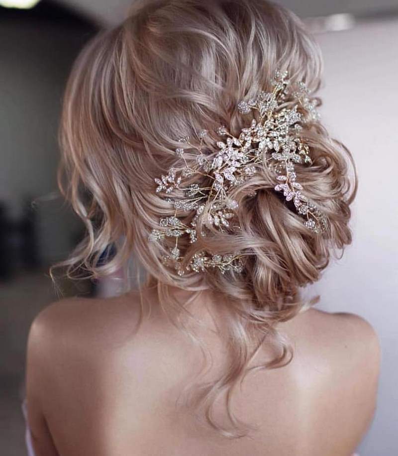 Идеальный выпускной образ: не пропусти красивейшие варианты выпускных причесок 2026 года!