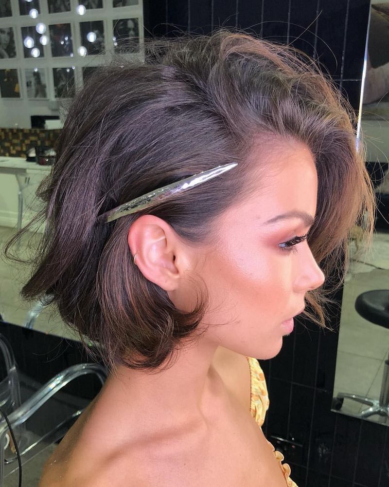 Идеальный выпускной образ: не пропусти красивейшие варианты выпускных причесок 2026 года!