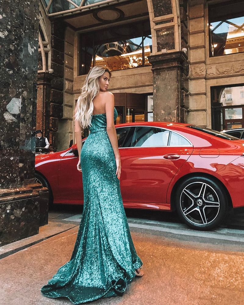 Великолепные модели выпускного платья 2026 – трендовые силуэты на фото