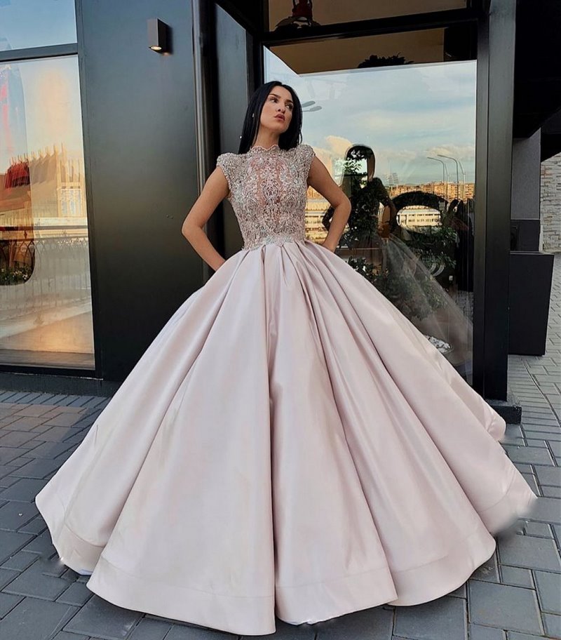 Великолепные модели выпускного платья 2026 – трендовые силуэты на фото