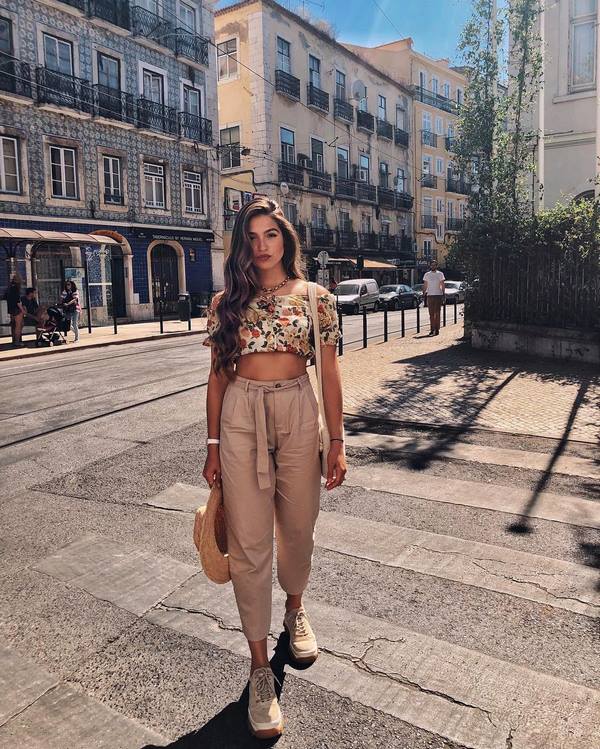 Женские брюки весна-лето 2026. Самые красивые образы и тренды сезона