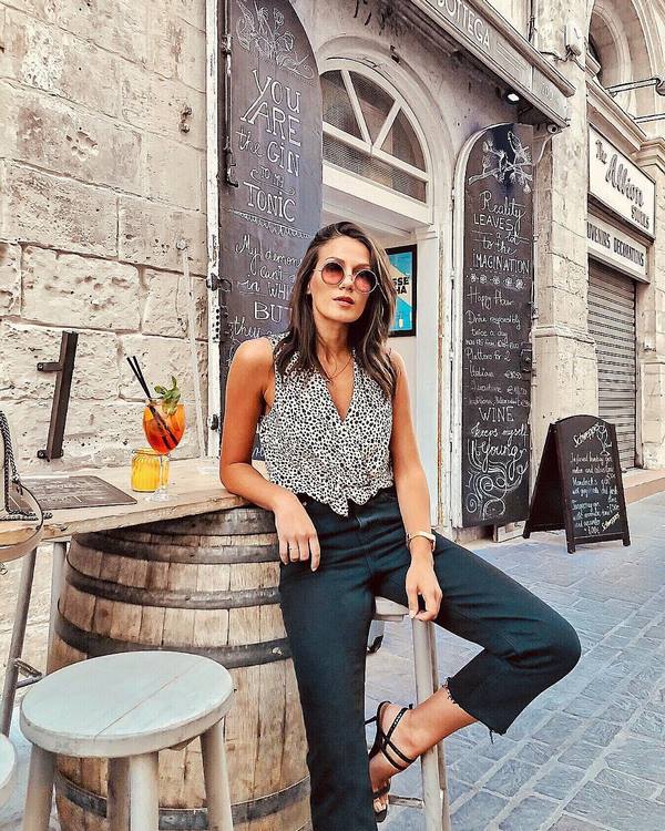 Женские брюки весна-лето 2026. Самые красивые образы и тренды сезона