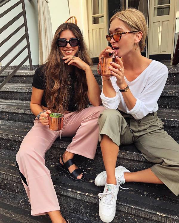 Женские брюки весна-лето 2026. Самые красивые образы и тренды сезона