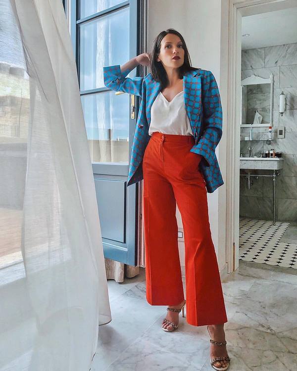 Женские брюки весна-лето 2026. Самые красивые образы и тренды сезона