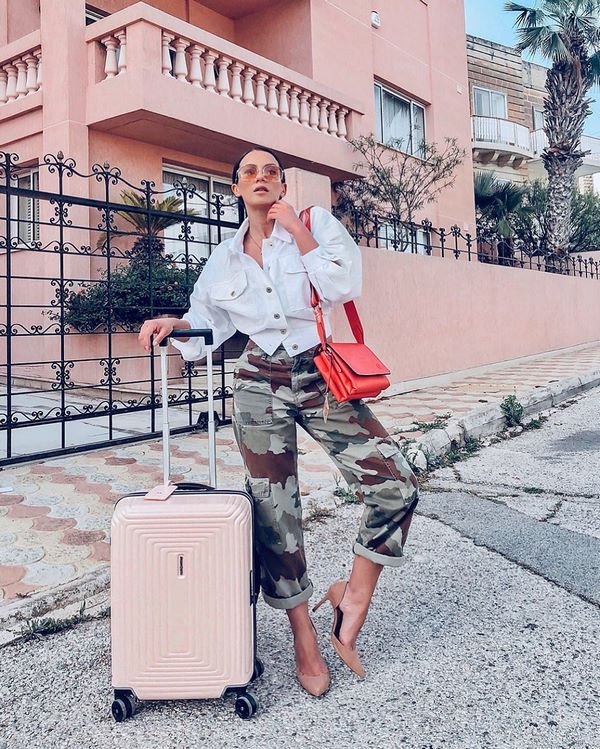 Женские брюки весна-лето 2026. Самые красивые образы и тренды сезона