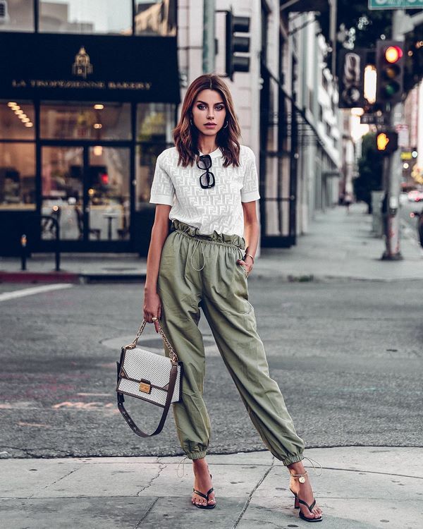 Женские брюки весна-лето 2026. Самые красивые образы и тренды сезона