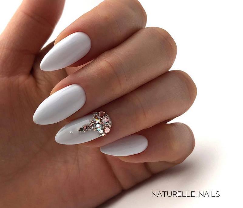 Тренды маникюра на выпускной 2026: красивые новинки и топовые дизайны