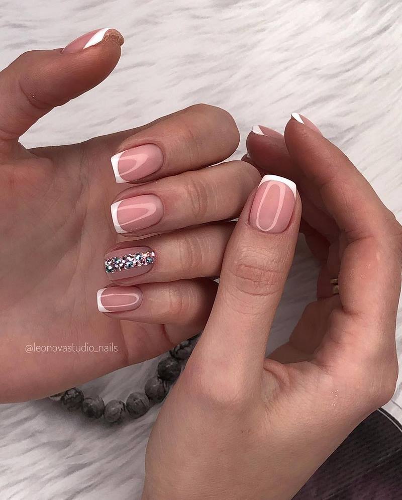 Тренды маникюра на выпускной 2026: красивые новинки и топовые дизайны