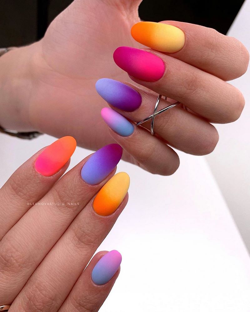 Не пропусти главные тренды лета: 10 новых стилей в летнем маникюре 2026!