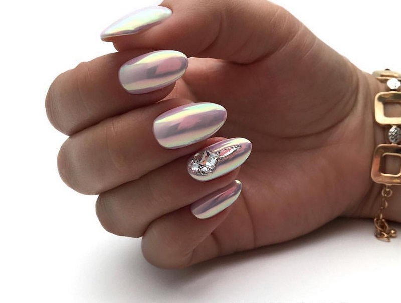 Тренды маникюра на выпускной 2026: красивые новинки и топовые дизайны