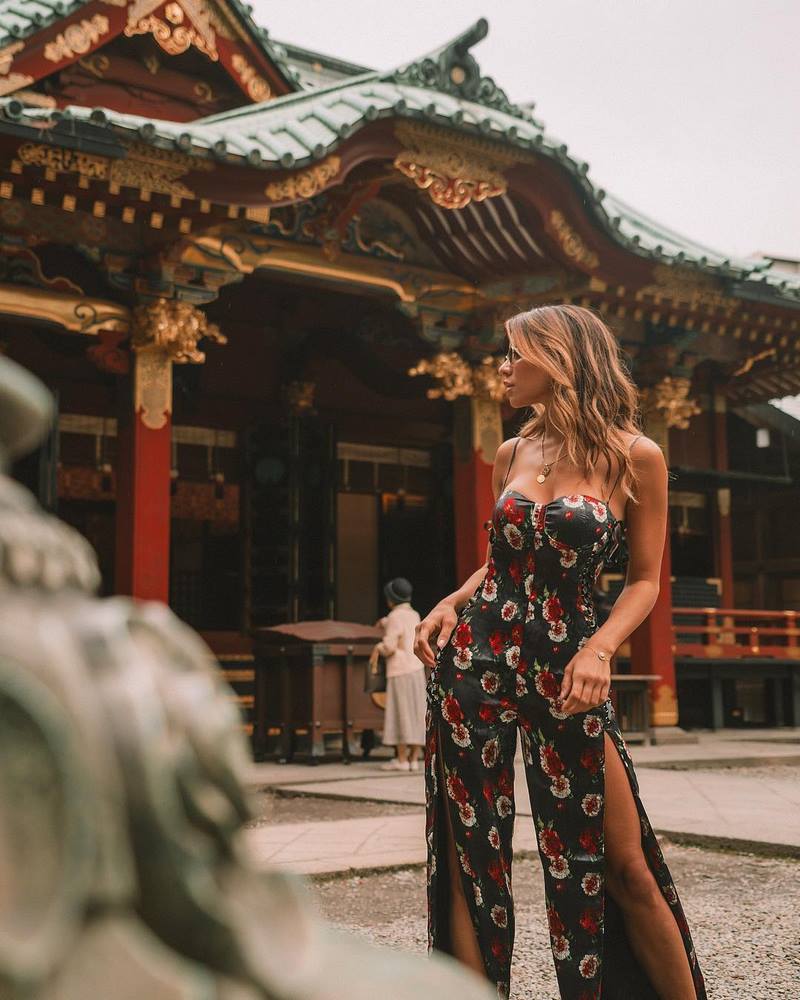 Великолепные комбинезоны на лето 2026: лучшие образы и стили