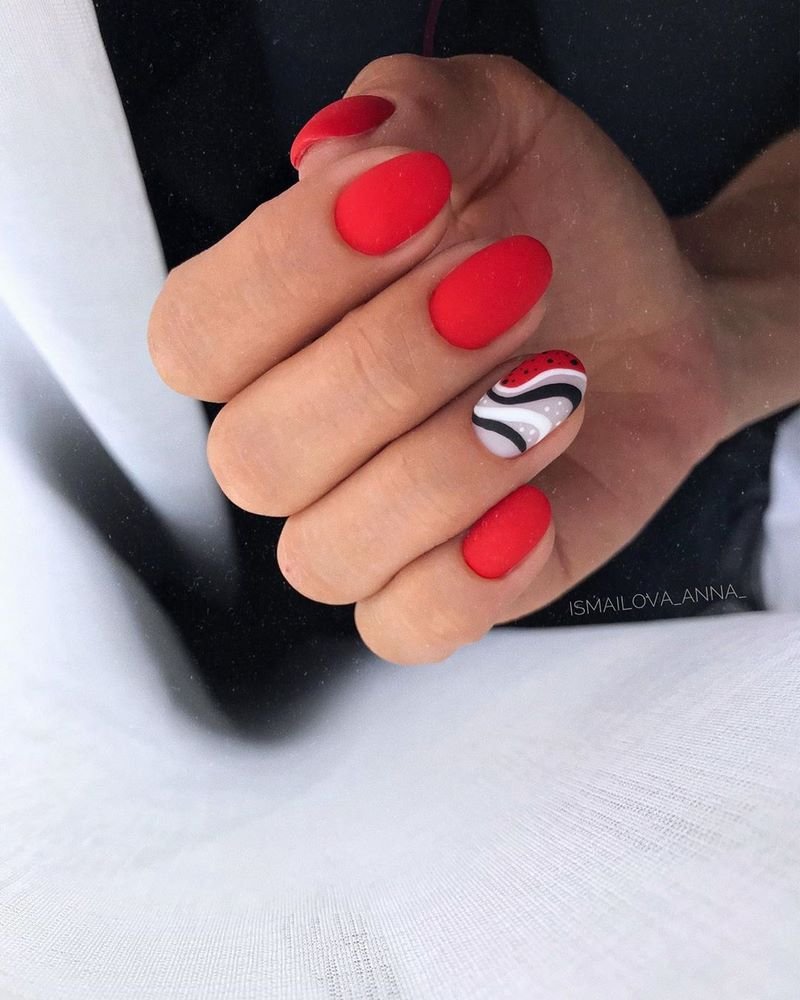 Обворожительные красные ногти 2026 – топовые техники и примеры дизайна