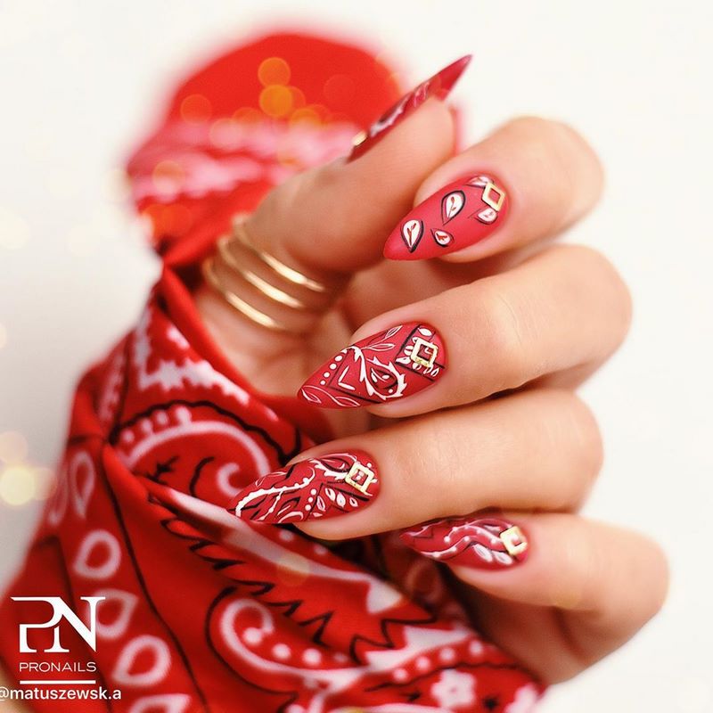 Обворожительные красные ногти 2026 – топовые техники и примеры дизайна