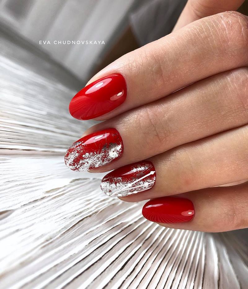 Обворожительные красные ногти 2026 – топовые техники и примеры дизайна