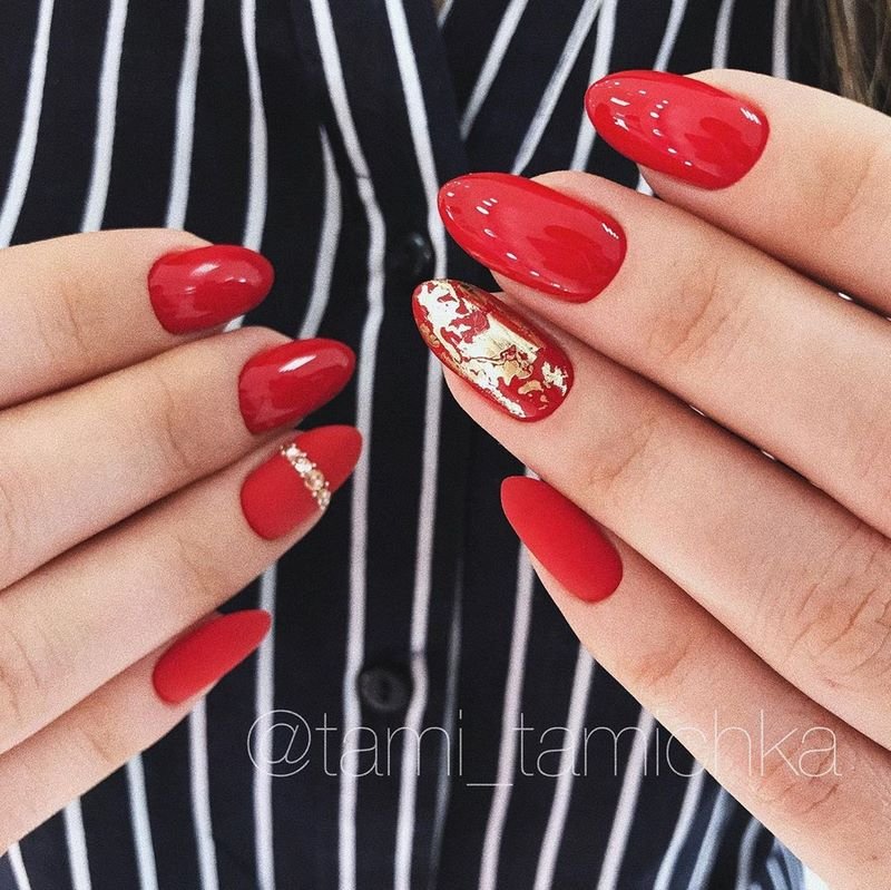 Обворожительные красные ногти 2026 – топовые техники и примеры дизайна