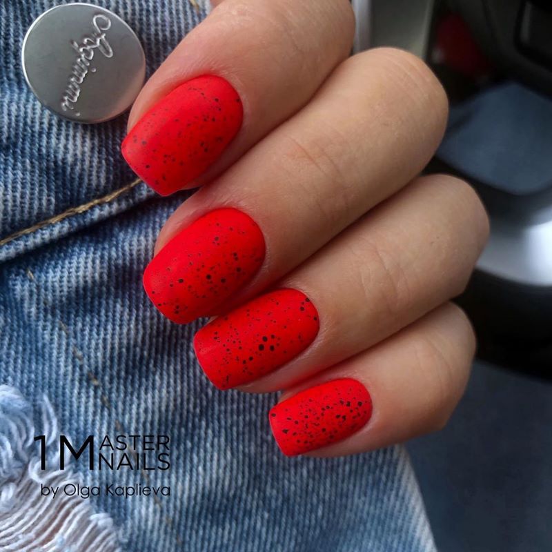 Обворожительные красные ногти 2026 – топовые техники и примеры дизайна