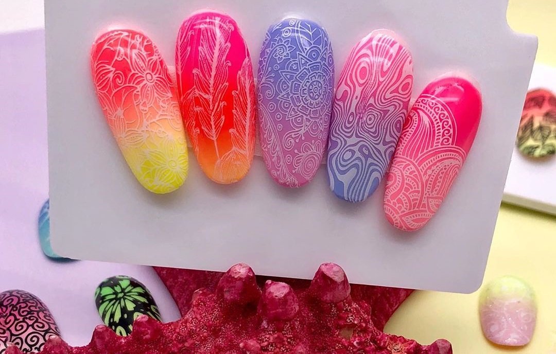 Стильный стемпинг маникюр 2026 – новые идеи дизайна