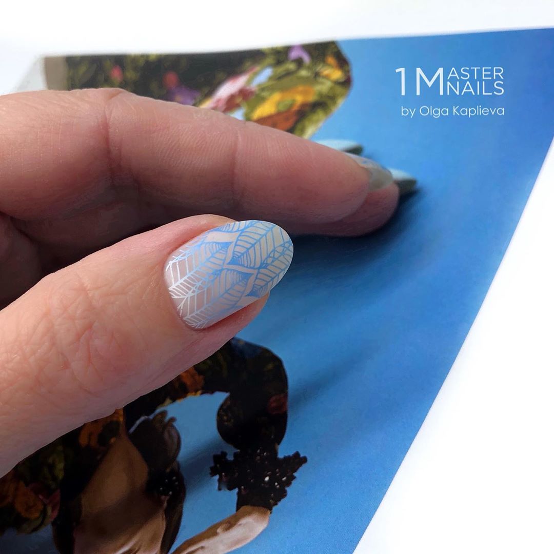 Стильный стемпинг маникюр 2026 – новые идеи дизайна