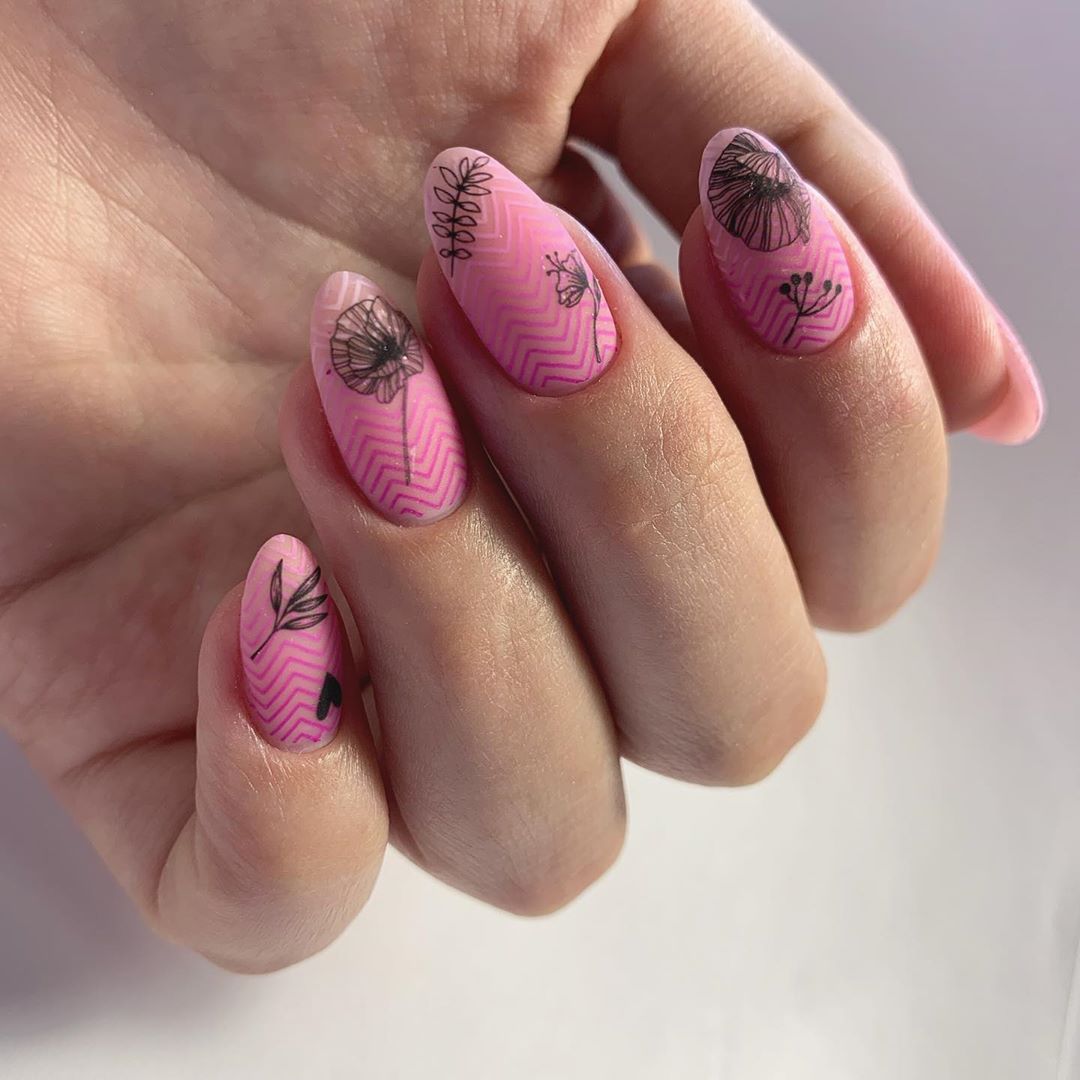 Стильный стемпинг маникюр 2026 – новые идеи дизайна