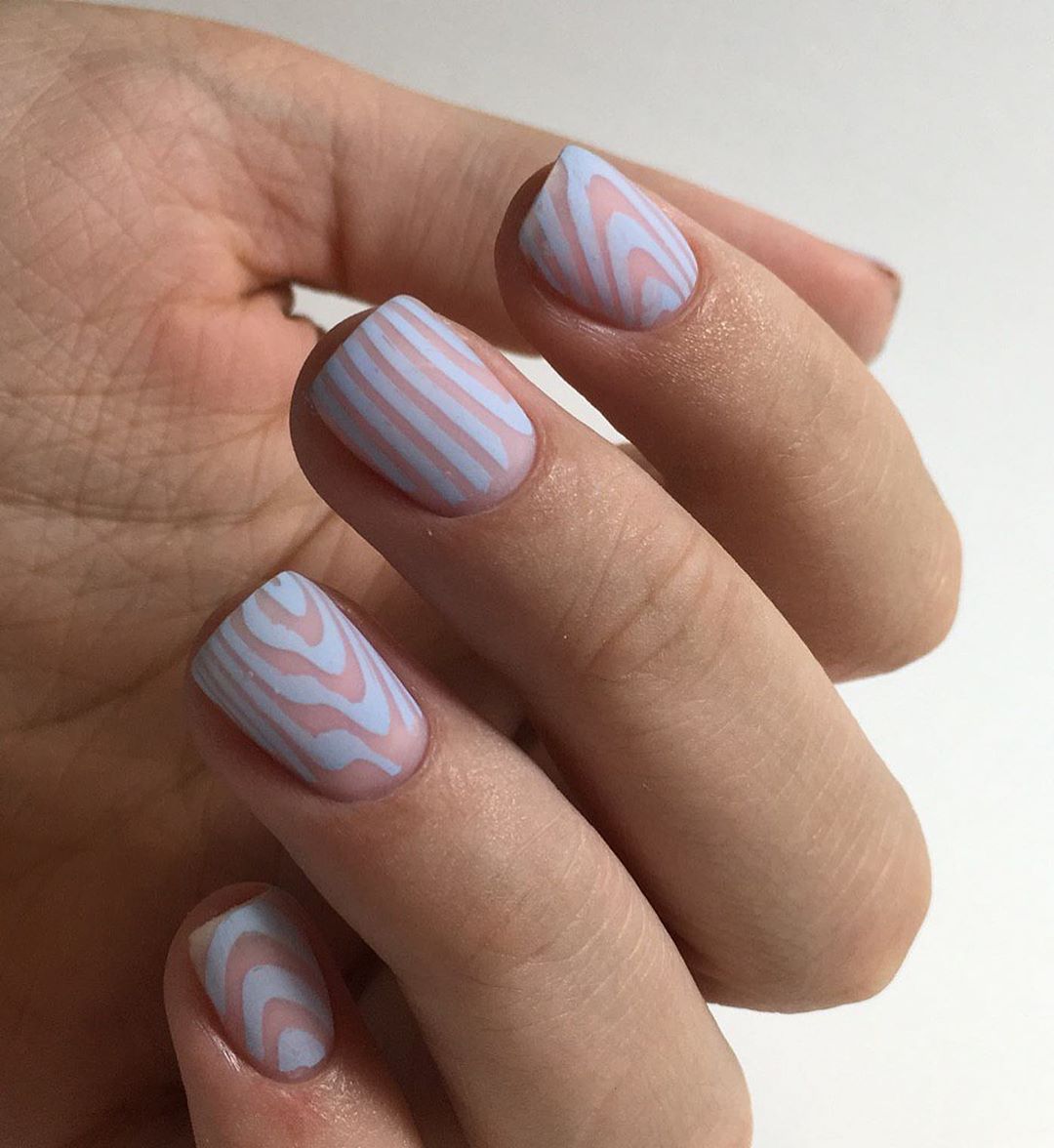 Стильный стемпинг маникюр 2026 – новые идеи дизайна