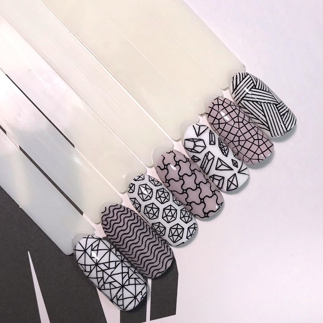 Стильный стемпинг маникюр 2026 – новые идеи дизайна