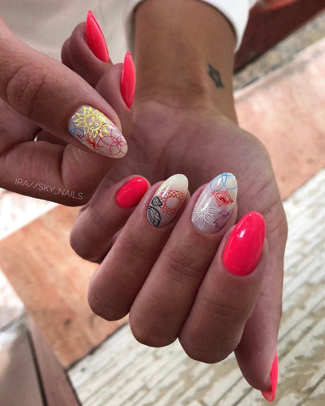 Стильный стемпинг маникюр 2026 – новые идеи дизайна