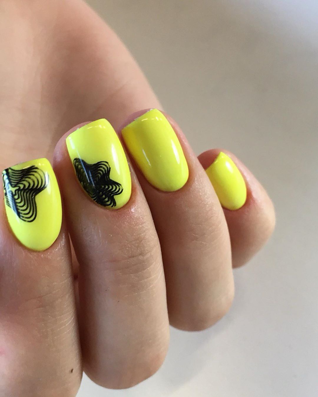 Стильный стемпинг маникюр 2026 – новые идеи дизайна