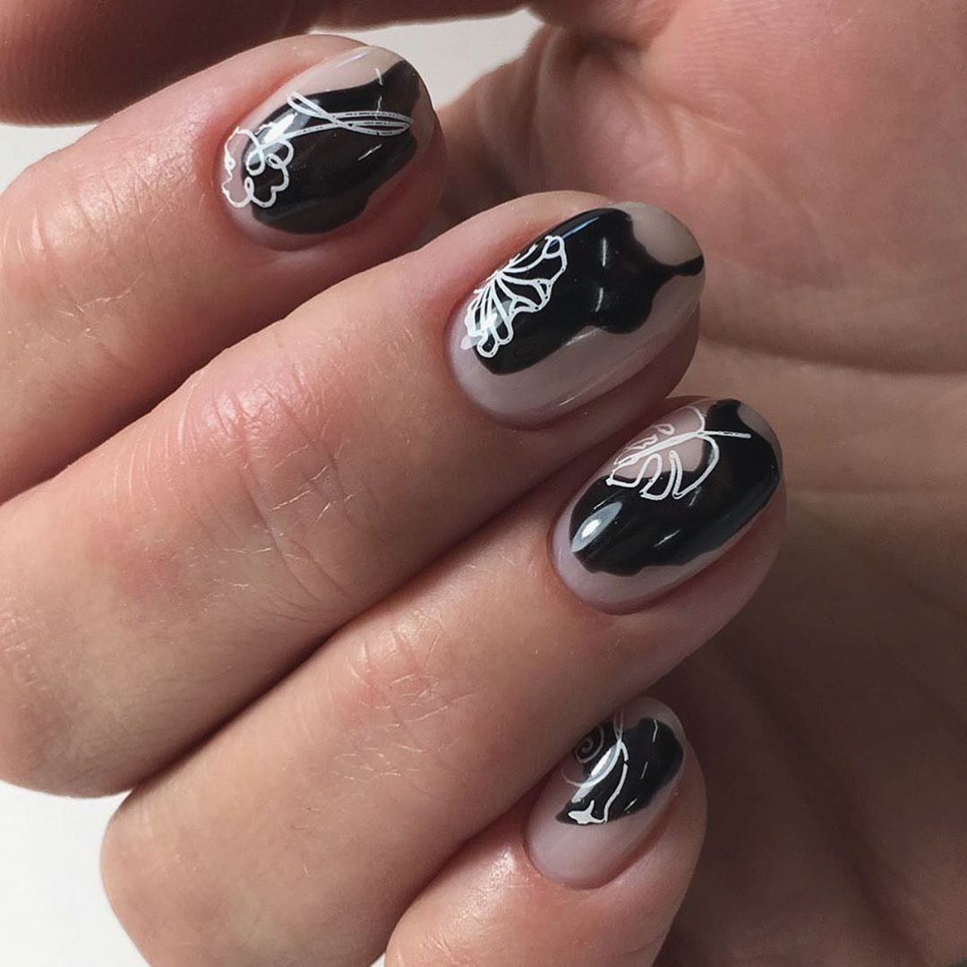 Стильный стемпинг маникюр 2026 – новые идеи дизайна