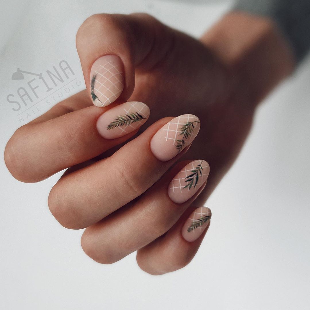 Стильный стемпинг маникюр 2026 – новые идеи дизайна