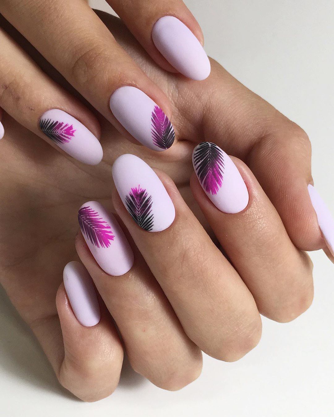 Стильный стемпинг маникюр 2026 – новые идеи дизайна