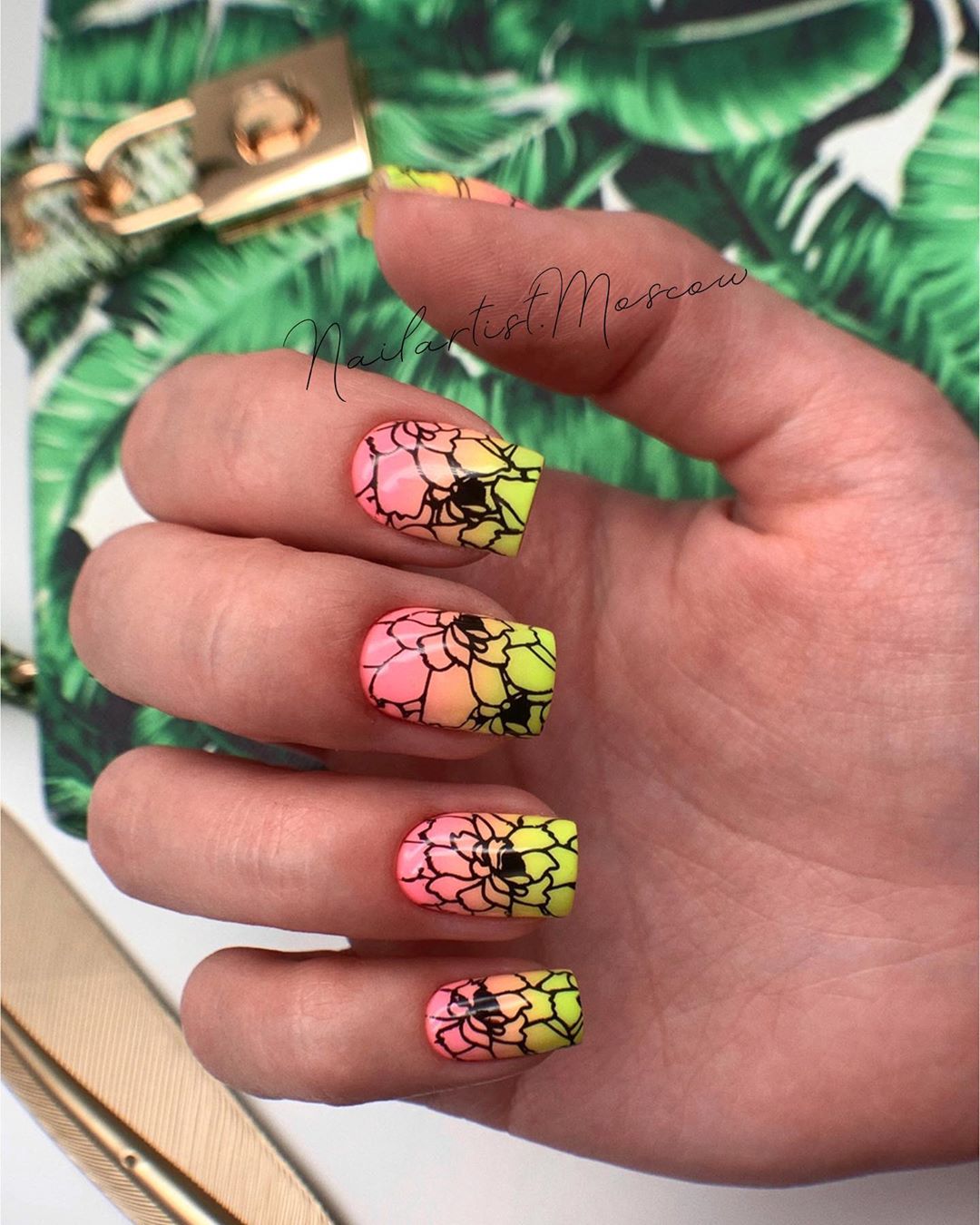 Стильный стемпинг маникюр 2026 – новые идеи дизайна