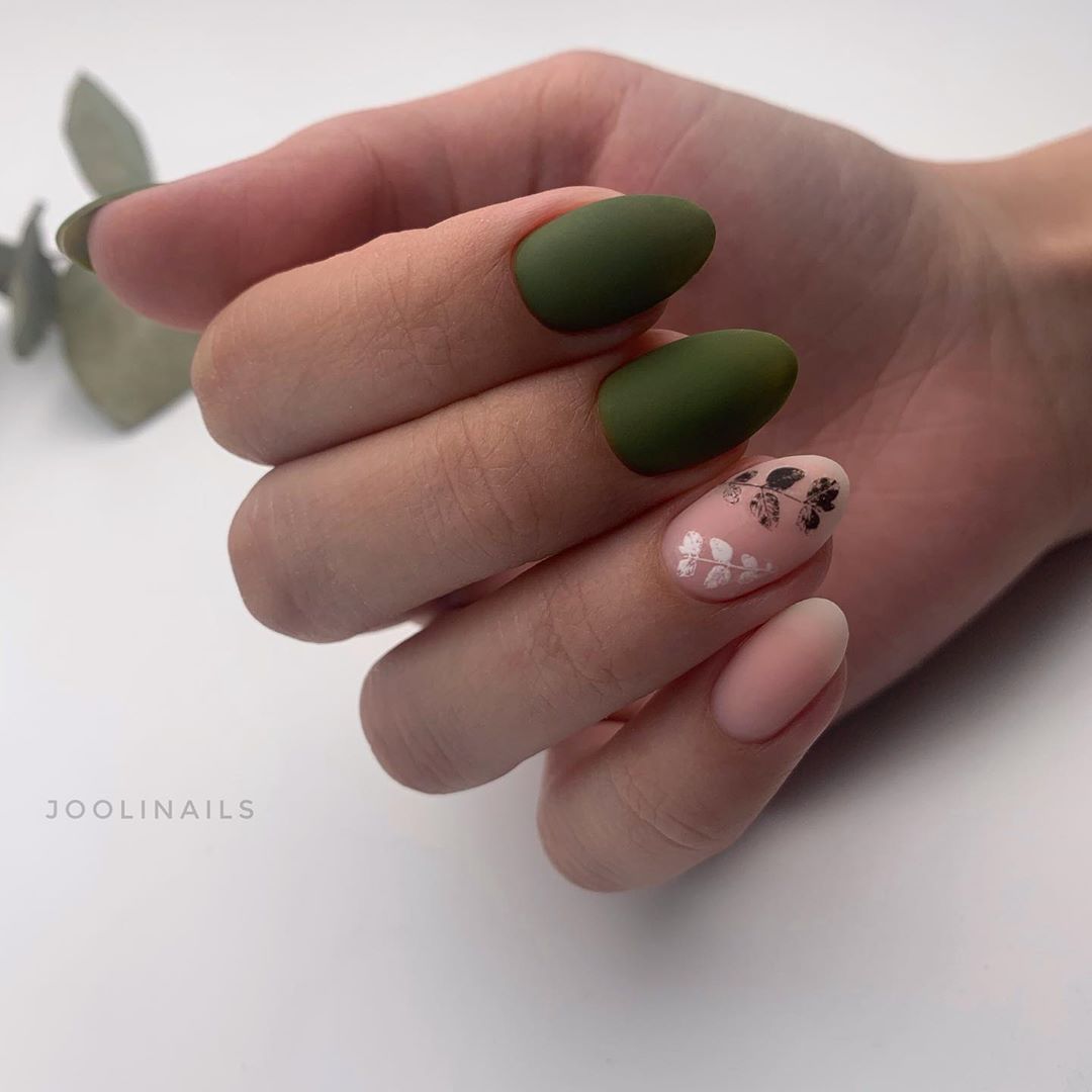 Стильный стемпинг маникюр 2026 – новые идеи дизайна