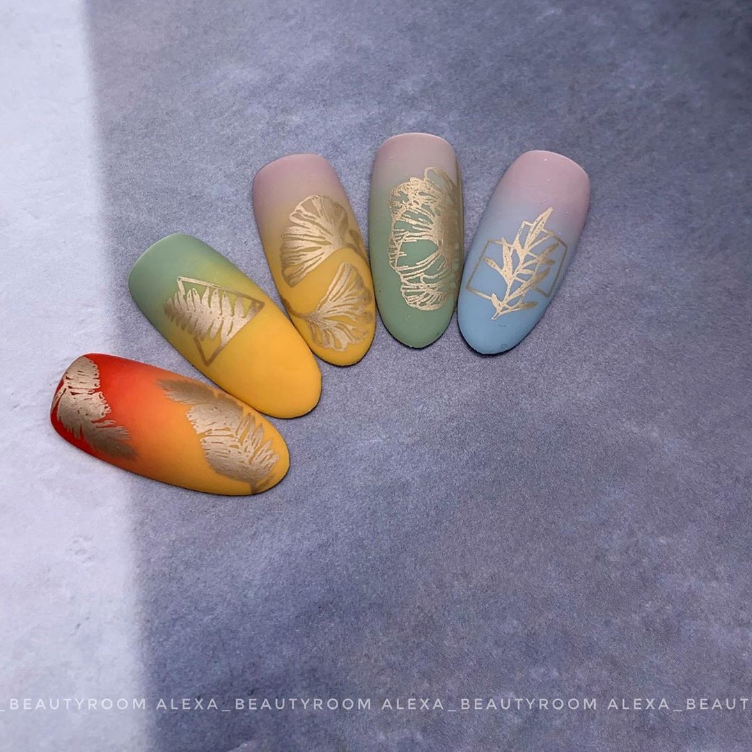 Стильный стемпинг маникюр 2026 – новые идеи дизайна