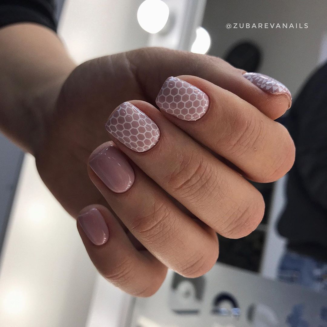 Стильный стемпинг маникюр 2026 – новые идеи дизайна